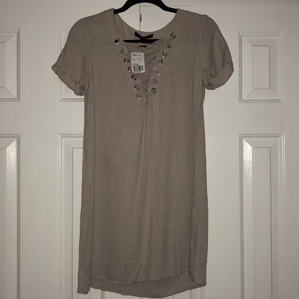 Forever 21 taupe lace up t-shirt dress. Nwt
